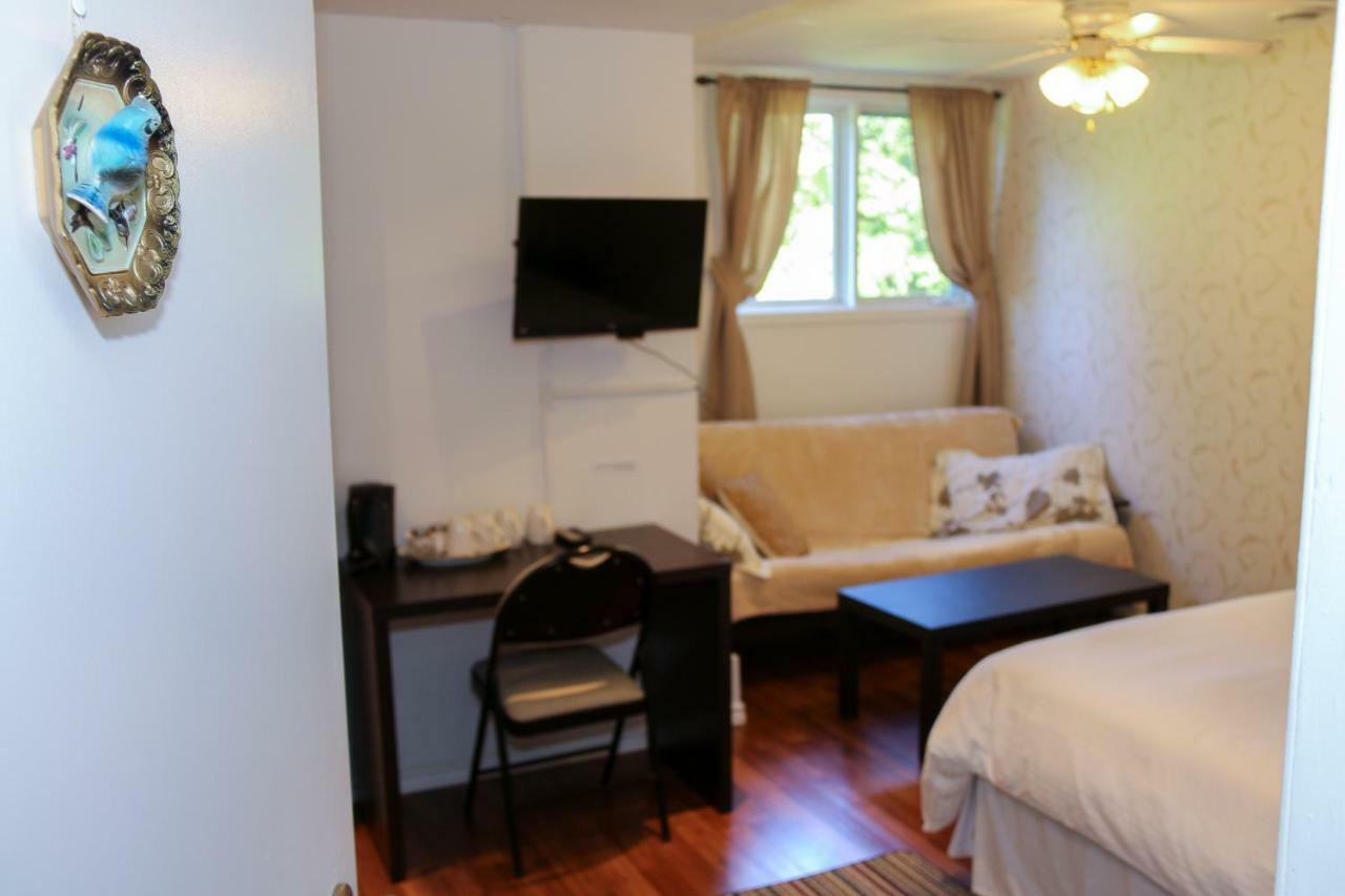 Cedar Drive Inn Crysler Ngoại thất bức ảnh