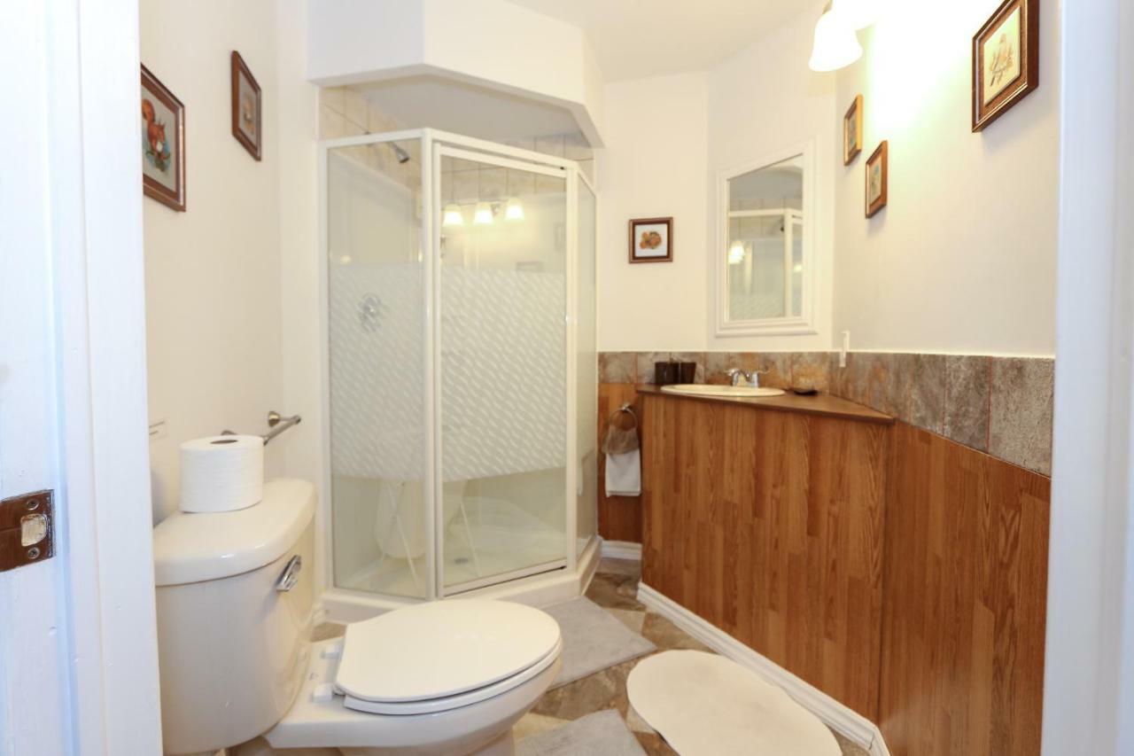 Cedar Drive Inn Crysler Ngoại thất bức ảnh